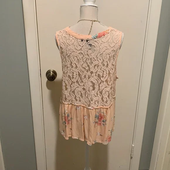 Cute and very sexy top - Picture 3 of 5